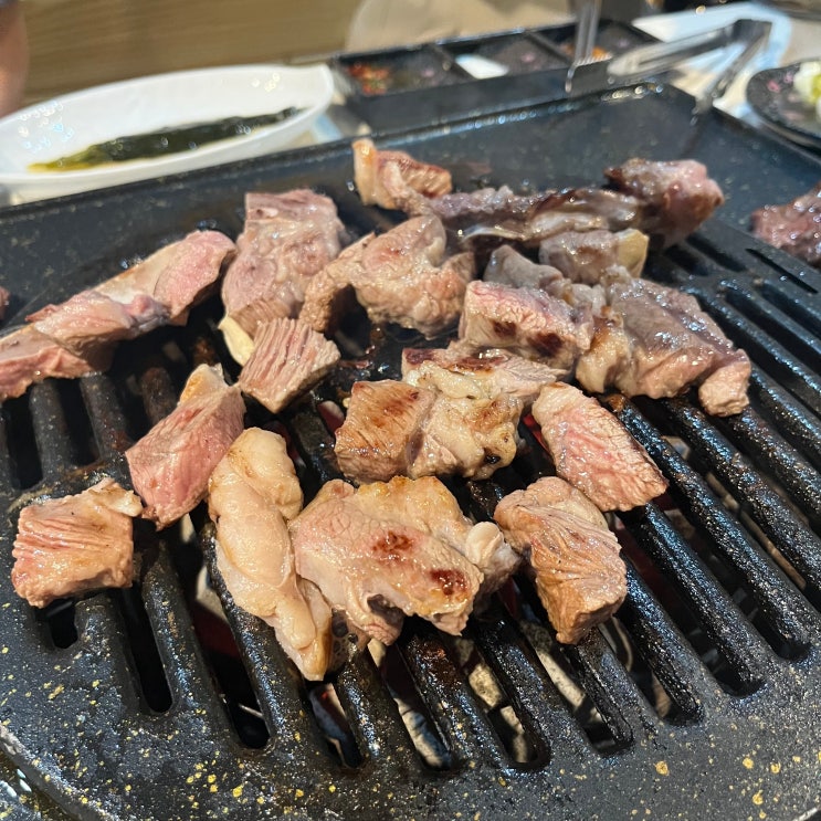  광화문 고기 회식 늑대식당 종로점: 세 종류의 고기 메뉴 광화문 회식장소 추천