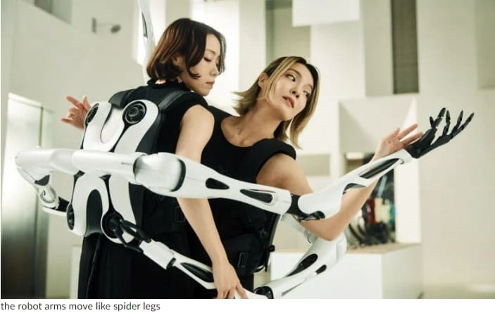  마치 거미 다리 같은 등에 메는 ‘로봇팔’ VIDEO: 自在肢 | JIZAI ARMS: SOCIAL DIGITAL CYBORGS