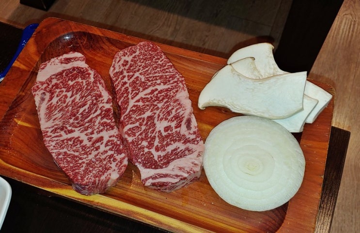  한우 꽃등심이 맛있는 속초 고기 맛집 교동 참 숯불갈비 전문점 초우정
