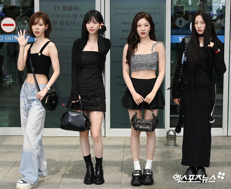 K-POP 그룹 최초로 칸 영화제 참석한 에스파, 주얼리로 완성한 '스파이시' 공항 패션