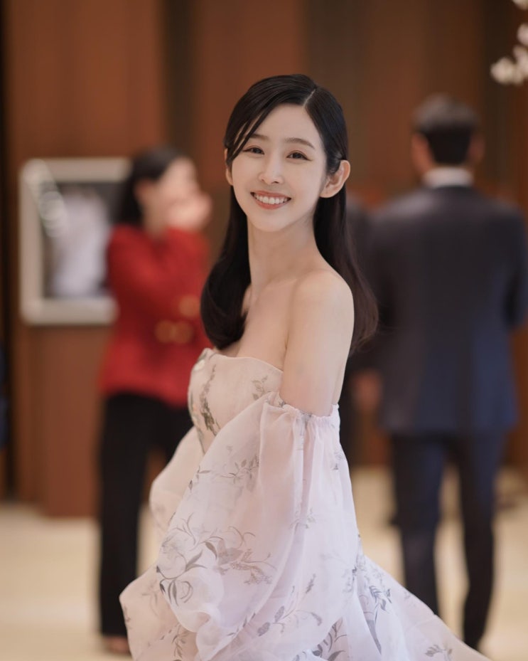 '하트시그널3' 출연한 박지현, "좋은 봄날에" 웨딩 비하인드 사진 공개했다 '하트시그널3' 출연한 박지현, "좋은 봄날에" 웨딩 비하인드 사진 공개했다