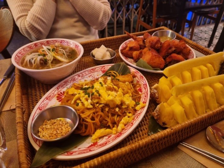 수원역 하노이맥주밤거리 & 1987루프탑라운지 내돈내먹 수원역 하노이맥주밤거리 & 1987루프탑라운지 내돈내먹
