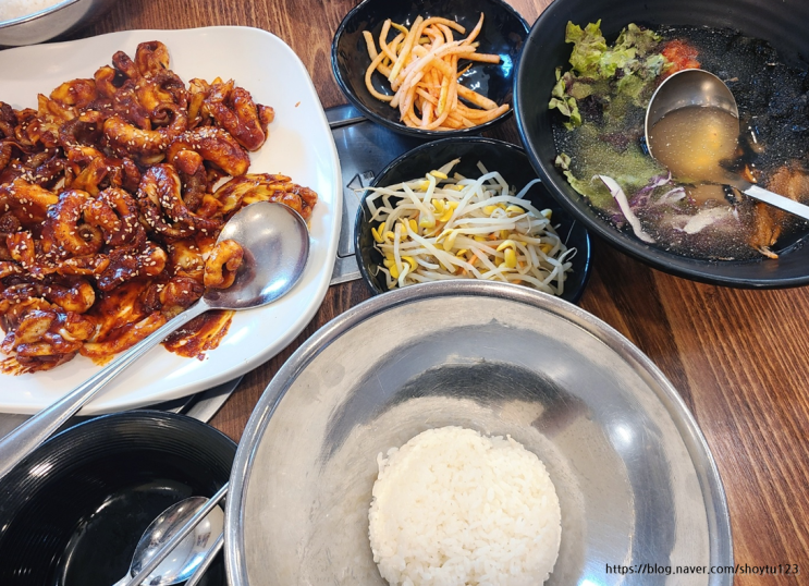 [백운호수 맛집] 온누리 쭈꾸미 세트메뉴 맛집 추천 (쭈꾸미볶음, 샐러드, 도토리전, 도토리묵사발)