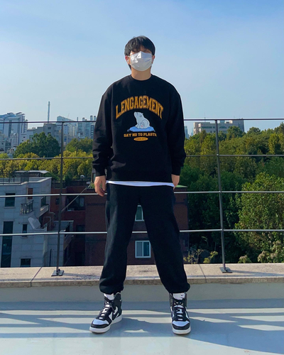  무신사 랑가주망 남자맨투맨 메인 모델