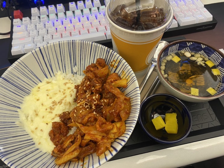  수원 호매실에 새로 생긴 24시간 피시방 추천! 아이센스리그 PC방 수원금곡점 맛집 (커플석 보유) / 일상 일기