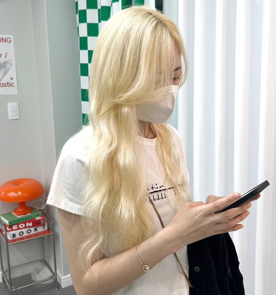  부산붙임머리 금발 탈색 인어공주머리 