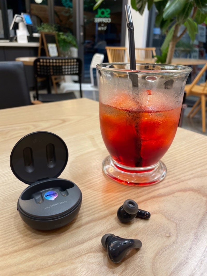 LG 톤 프리 TONE-UT90Q 좋은 음질 깔끔한 통화 다양한 기능의 편의성의 만능 블루투스 이어폰이....
