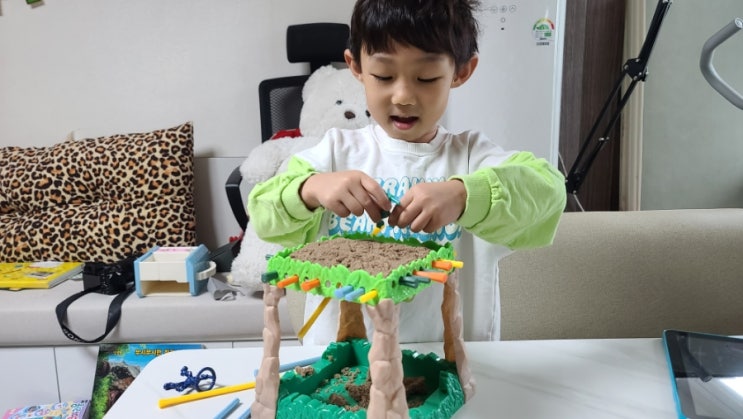  5세 6세 7세 유아 어린이 대상 재미있는 보드게임 탈출모래늪 집콕놀이 모래놀이 장난감
