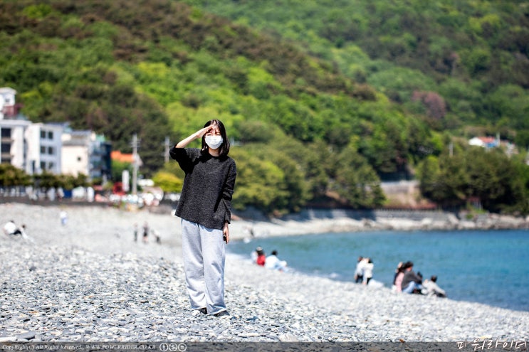 거제 학동몽돌해수욕장. 모래해변보단 역시 몽돌해변이죠! 반짝이는 몽돌이 아름다운 해변. 거제 학동흑진주몽돌해변! 거제 가볼만한곳 학동몽돌해수욕장 주차 후 바로 만날 수 있는 바다!