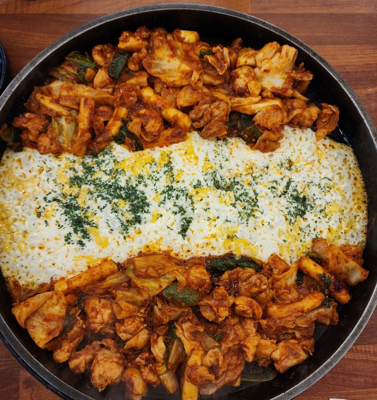  비하동맛집 / 국내산 닭다리살 철동닭갈비 직영점