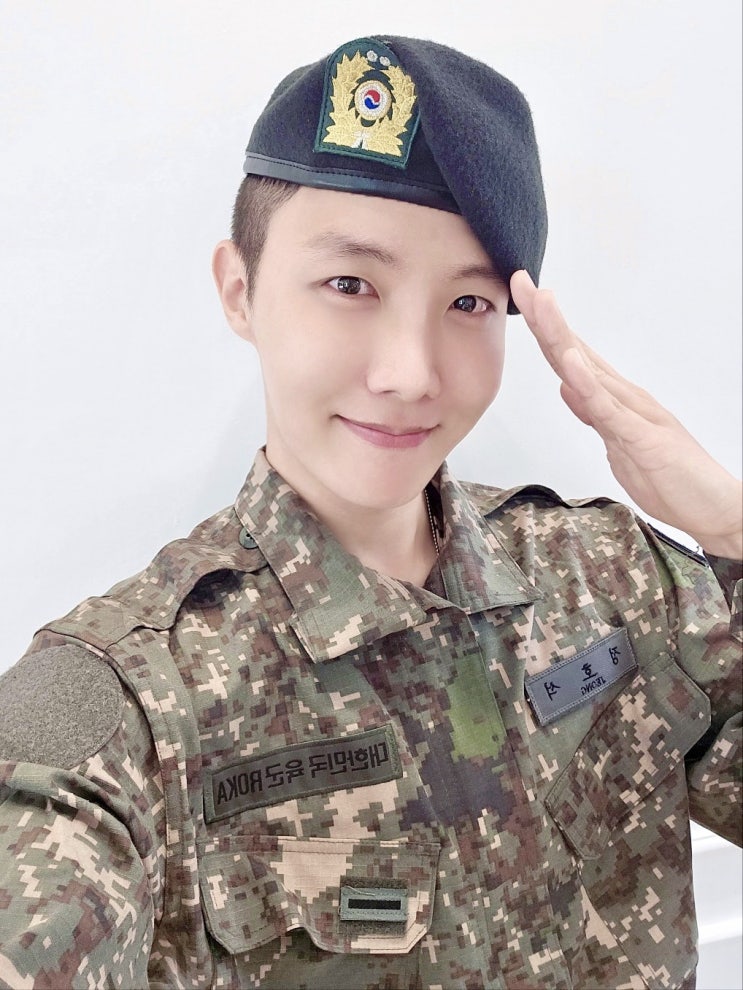 [BTS <b>방탄소년단</b> 제이홉] <b>신병교육 수료식</b> 230524 위버스... 