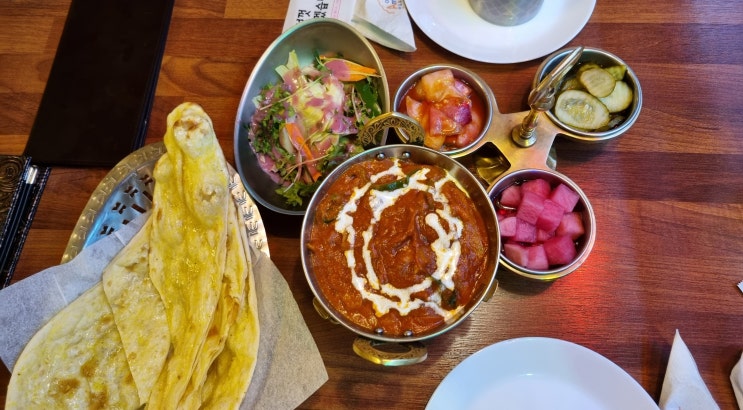 [아마 커리] 샤로수길 대화하기 좋은 데이트 코스, 느낌있는 인도 식당(맛 후기 & 메뉴 추천)