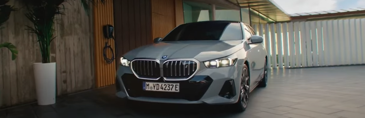 신형 BMW 5시리즈 드디어 공개! 역대급 모델