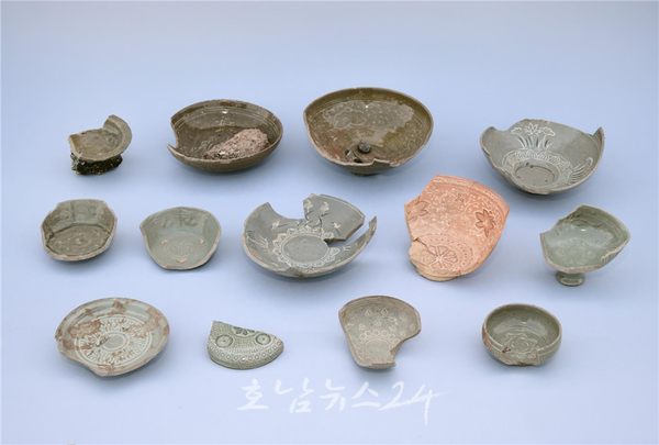  강진 사당리 10호 고려청자 요지서 기와건물지 최초 발굴 쾌거