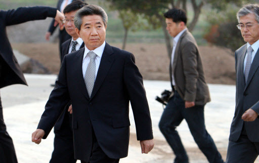 우리는 왜 더 이상 <b>노무현</b>을 <b>추모</b>하지 않는가?