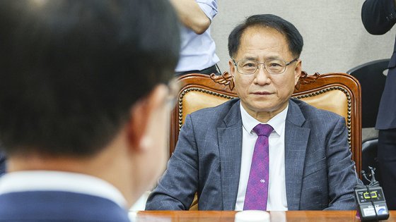 <b>선관위 사무</b>총장·<b>사무차장</b>, 자녀 특혜채용 의혹에 사퇴