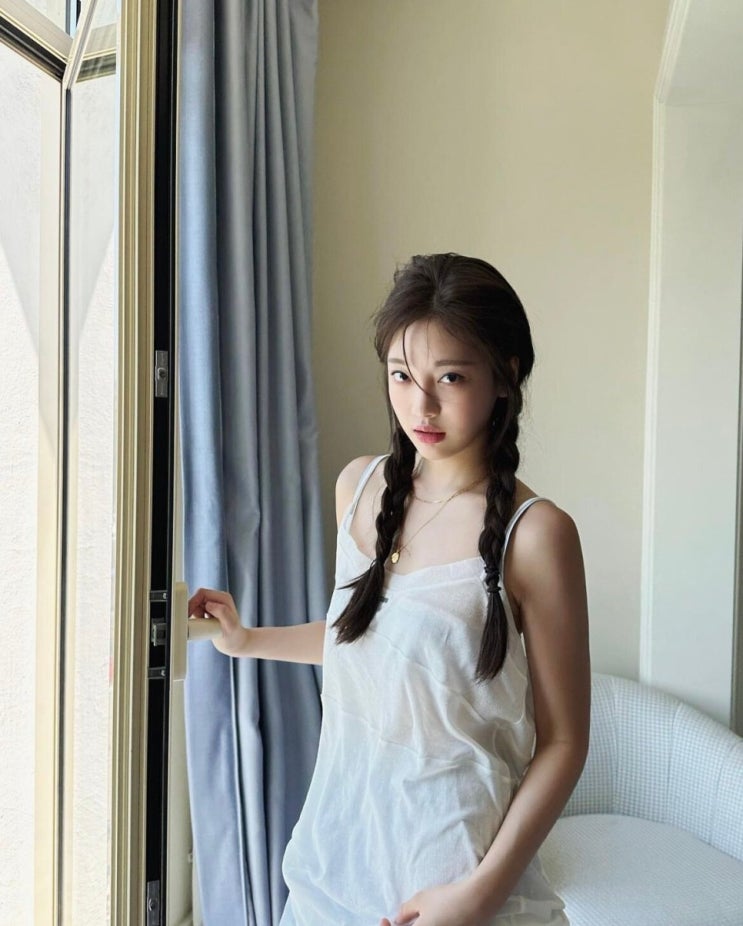 에스파 닝닝, 프랑스 칸에서 뽐낸 미모...치명적 러블리 매력 '폴폴' 에스파 닝닝, 프랑스 칸에서 뽐낸 미모...치명적 러블리 매력 '폴폴'