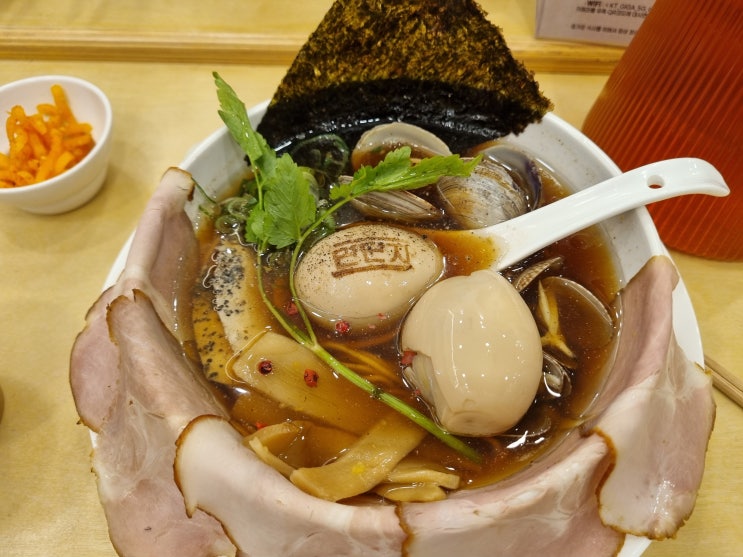 [광교 맛집] 일본 라멘의 신기원. 광교 면단지 차슈 보소..