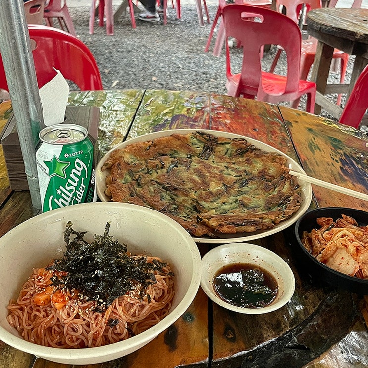  남양주 '추억의역전집' 능내역 앞, 자전거타고먹는 부추전 비빔국수 야장