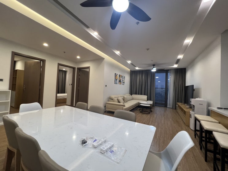 하노이 빈홈 메트로폴리스(Vinhomes Metropolis) 아파트 4룸 풀옵션 임대 월세 3200$, M2동 고층 44평 [2023년 5월 즉시입주가능]