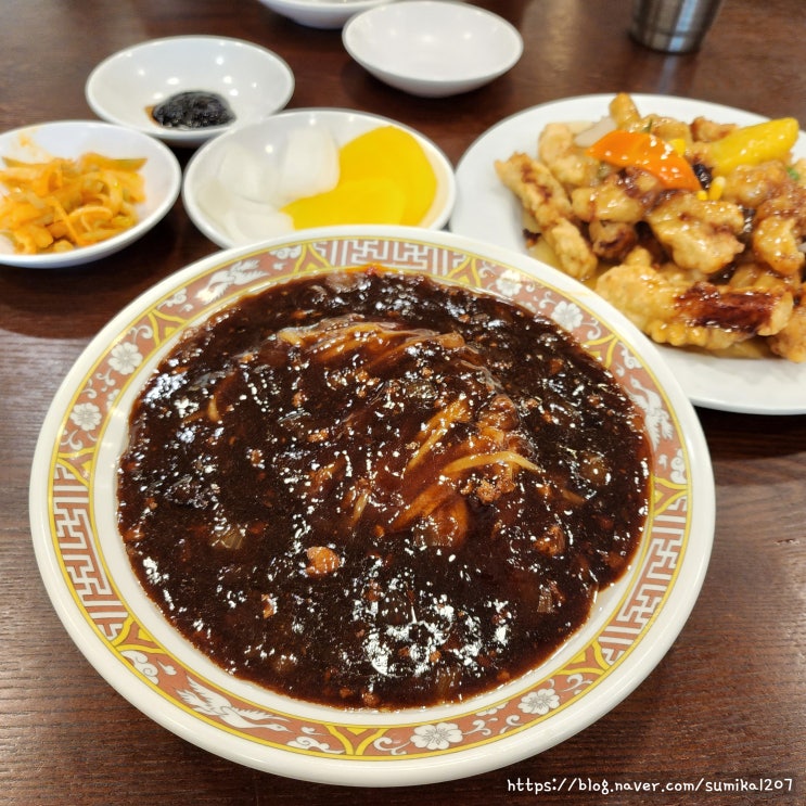 명동 중식당 개화 유니짜장면 탕수육 삼선볶음밥 이것이 옛날맛? 명동 중식당 개화 유니짜장면 탕수육 삼선볶음밥 이것이 옛날맛?