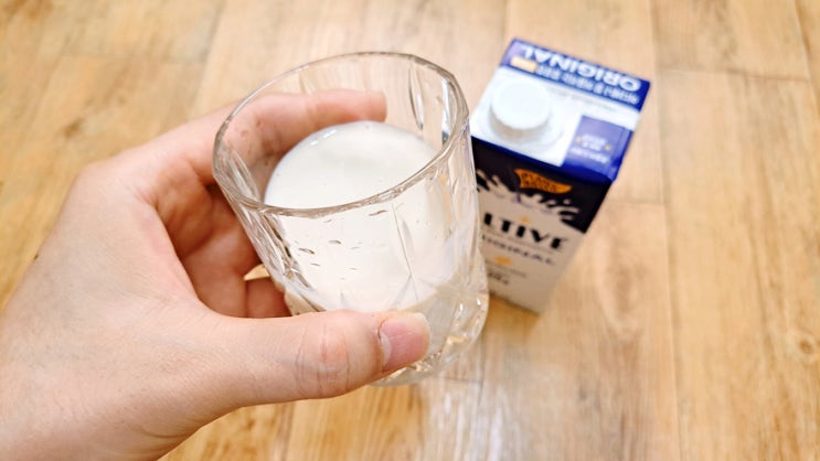 단백질 식물성 비건 우유 얼티브 오리지널이 목구녕에 술술 넘어간다! 단백질 식물성 비건 우유 얼티브 오리지널이 목구녕에 술술 넘어간다!