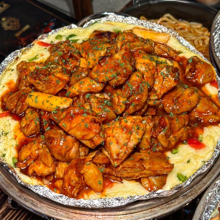 간만에 먹은 훌랄라치킨.. 옛날에 맛있게먹은 그 맛 그대로네 간만에 먹은 훌랄라치킨.. 옛날에 맛있게먹은 그 맛 그대로네