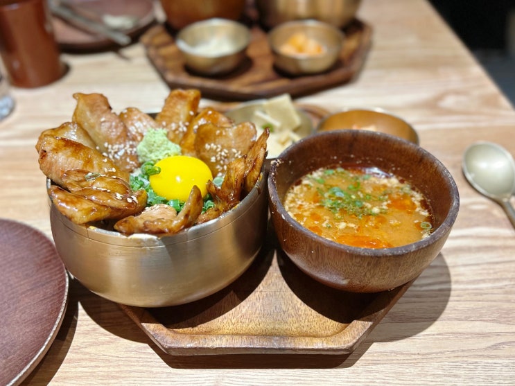  [을지로] 진작 - 분위기 좋은 덮밥 맛집, 대창 덮밥, 돈토로 덮밥