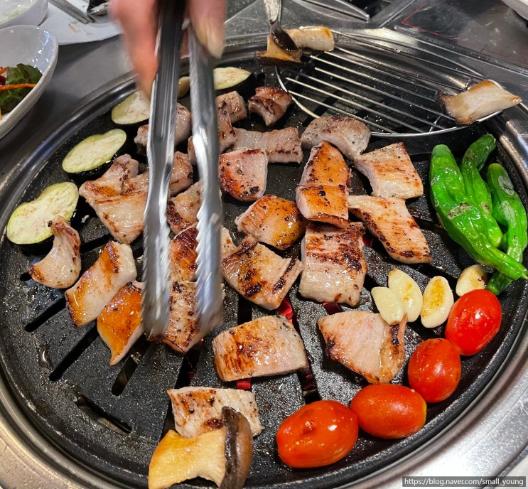  왕십리 돼지고기 전문 깜장드럼통