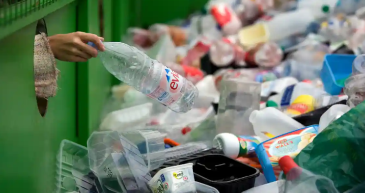 플라스틱에 숨겨진 독소는 업계의 더러운 비밀입니다. 재활용이 정답은 아닙니다