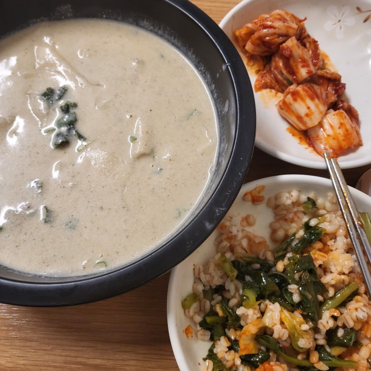  성대시장 들깨수제비 뜨끈하게 한 그릇