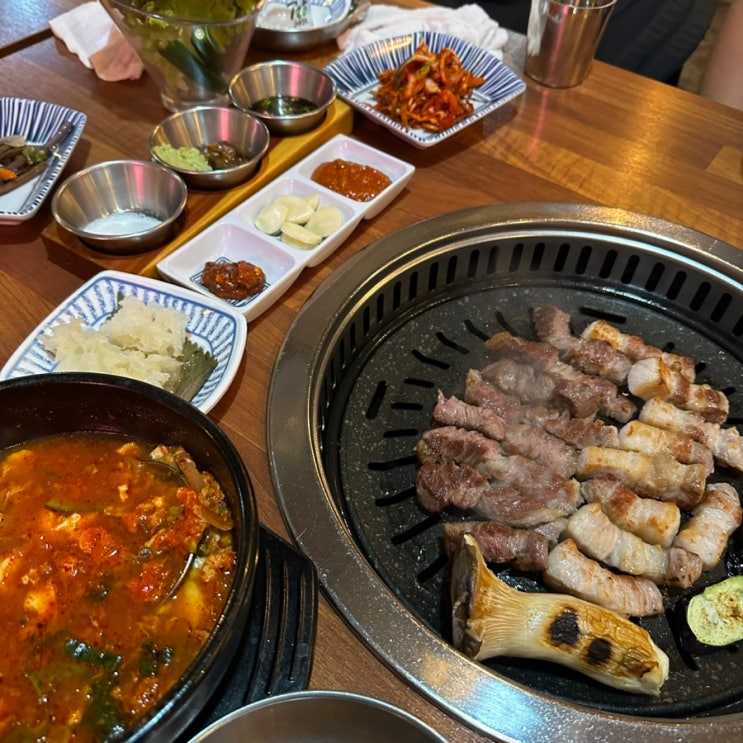  두정동고깃집 타일집 숙성통삼겹과 이베리코꽃목살이 맛있는곳