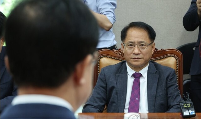 특혜채용 의혹' 송봉섭 前<b>선관위</b> <b>사무차장 구속영장</b>(2024.3.5)