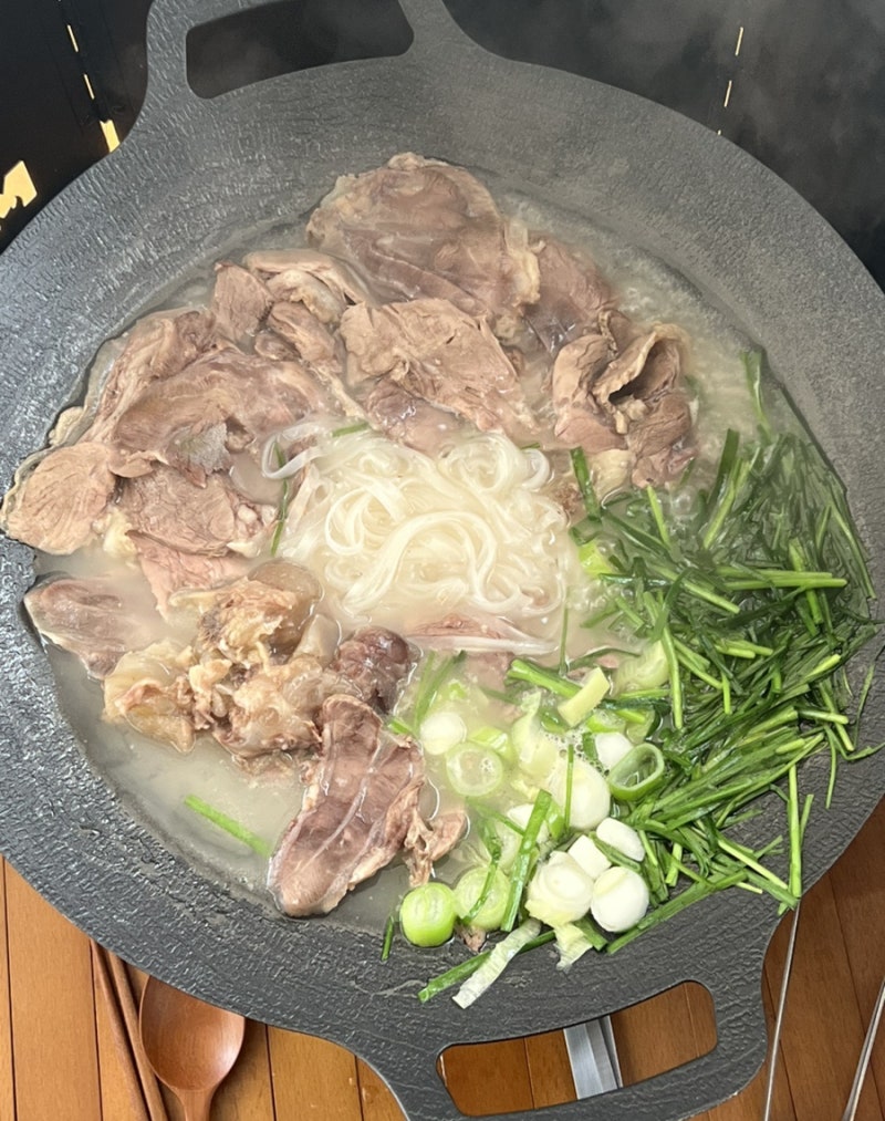 캠핑가서 먹어본 햄지 밀키트 사태스지수육 / 스지염통볶음 솔직후기(가격, 보관, 요리법)