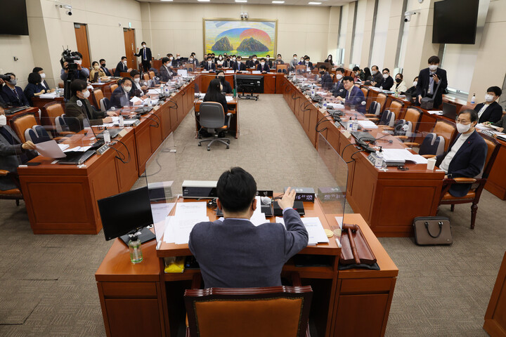 14년째 공회전···‘실손보험 간소화’를 들여다본다 14년째 공회전···‘실손보험 간소화’를 들여다본다