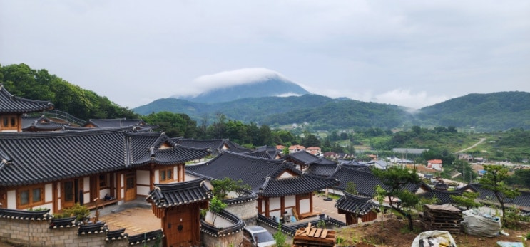  양평한옥마을에서 추읍산 운무
