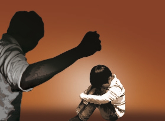 초4 어깨 주무르다 생긴 멍에…'아동학대' 몰린 여교사, 무슨 일 초4 어깨 주무르다 생긴 멍에…'아동학대' 몰린 여교사, 무슨 일