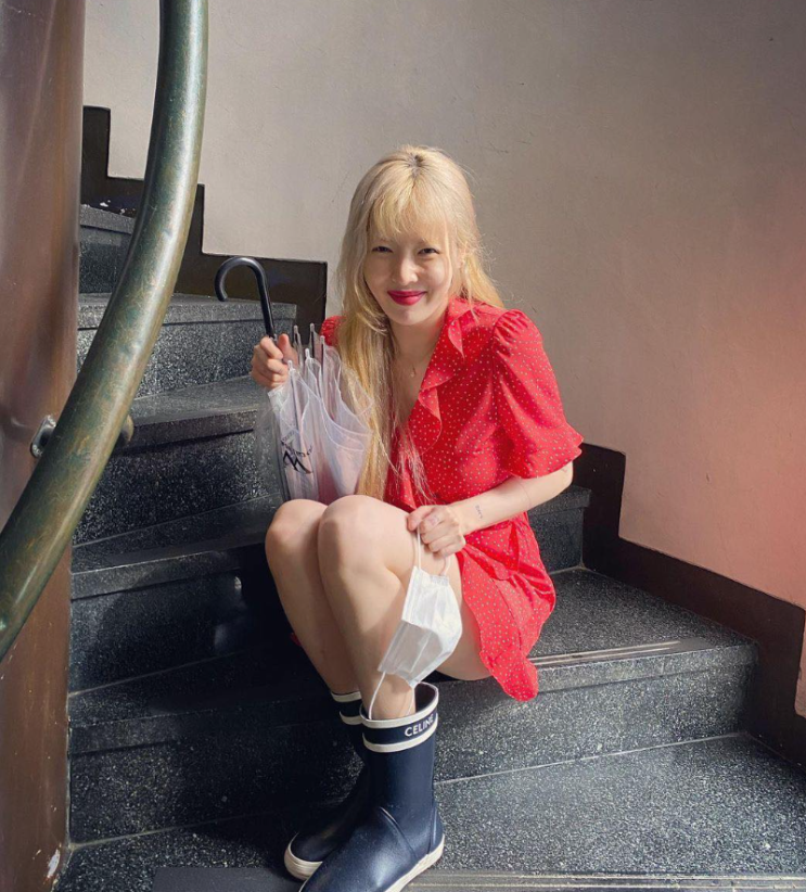  비오는 날의 필수템은 장화죠! 연예인도 즐겨 신는 레인 부츠 추천