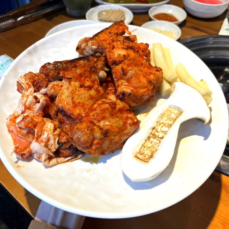  도림천 뷰 & 구워주는 신림 닭갈비 맛집, 박재성의 메밀숯불닭갈비