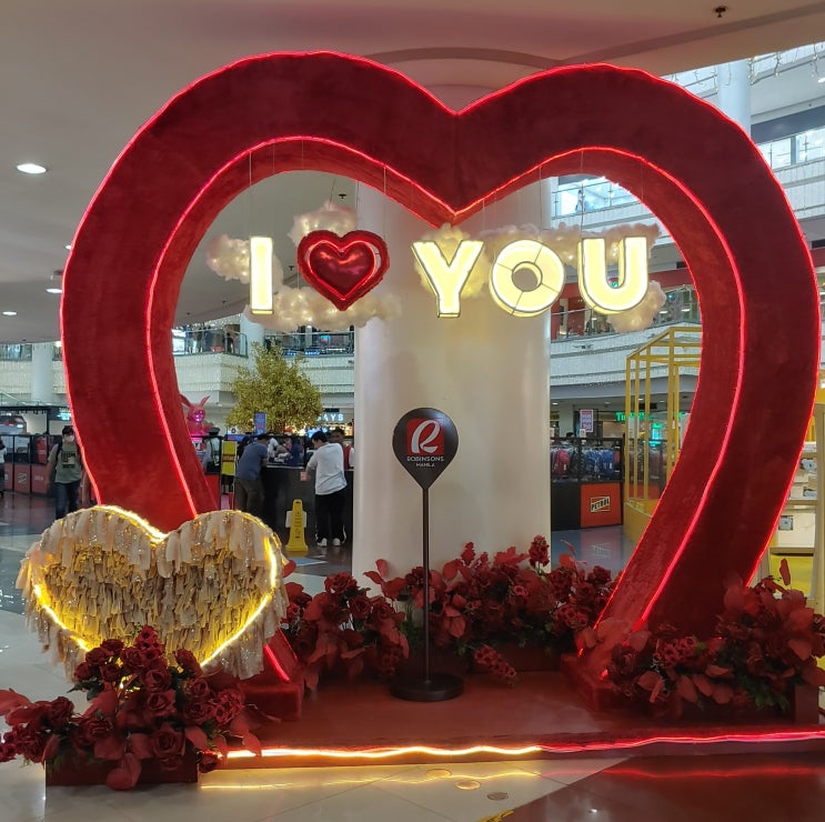 필리핀 마닐라여행 (대형쇼핑몰 : "로빈슨 플레이스 마닐라 Robinsons Place Manila " 그리고 씨푸드 레스토랑 : " 게리스그릴 Gerry's Grill " ) 필리핀 마닐라여행 (대형쇼핑몰 : "로빈슨 플레이스 마닐라 Robinsons Place Manila " 그리고 씨푸드 레스토랑 : " 게리스그릴 Gerry's Grill " )