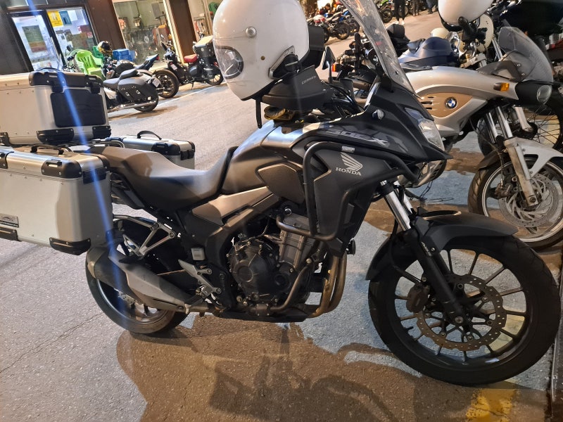 성수동 RSG에서 발견한 혼다 오토바이 CB500X
