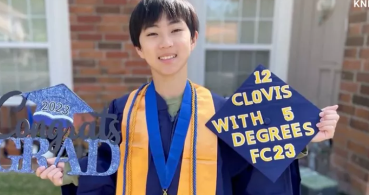 풀러턴 대학을 5개의 학위로 졸업한 최연소 12세의 캘리포니아 소년!
