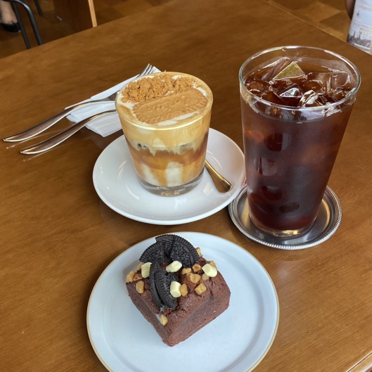 [망원동] 카페뎀셀브즈 망원동 소아과점 블루리본 맛집