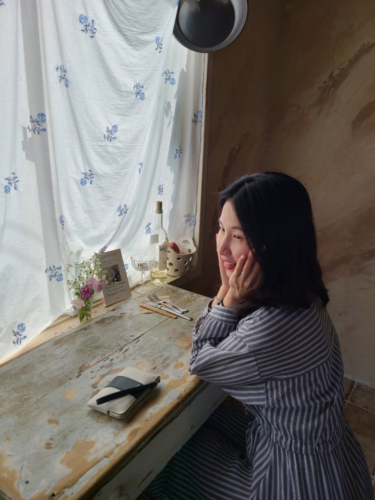 서귀포 '병과점미남미녀' 유럽 빈티지 갬성 가득한 퓨전 한식 디저트 카페