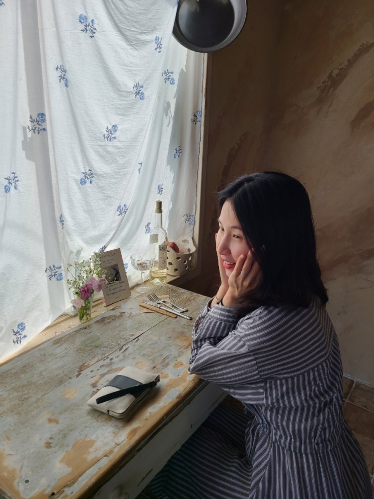  서귀포 '병과점미남미녀' 유럽 빈티지 갬성 가득한 퓨전 한식 디저트 카페