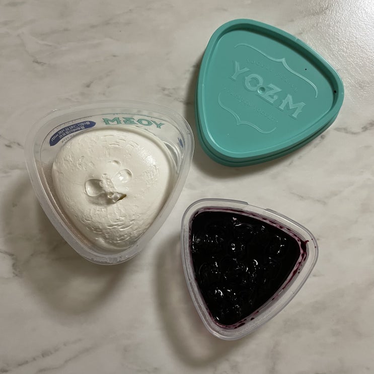 오 이거 정말 꾸덕하고 맛있는데? <YOZM 요즘 그릭요거트 블루베리 콩포트> 오 이거 정말 꾸덕하고 맛있는데? <YOZM 요즘 그릭요거트 블루베리 콩포트>