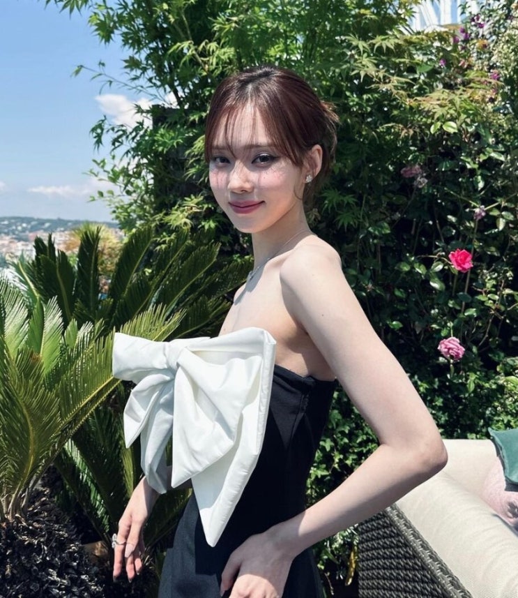 '칸 영화제 참석한' 에스파 윈터, 자연 미인 입증...꼬꼬마 시절부터 소문난 예쁨 '칸 영화제 참석한' 에스파 윈터, 자연 미인 입증...꼬꼬마 시절부터 소문난 예쁨