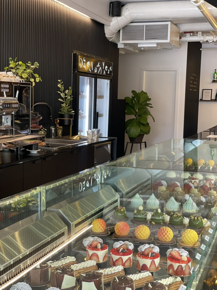 2023.Ep.485. 캐나다 토론토 디저트 찐맛집: 케이크 마카롱 선물하기 좋은 카페 delysees luxury dessert