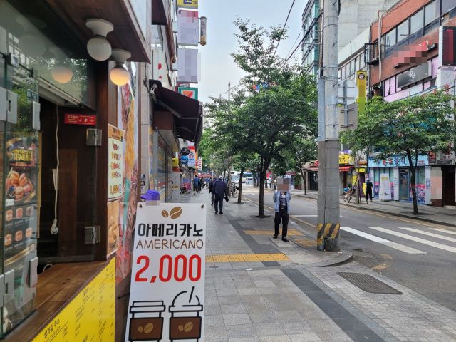 갈 곳 없는 노인들…"우리는 정처 없는 도시 속 비둘기" 갈 곳 없는 노인들…"우리는 정처 없는 도시 속 비둘기"