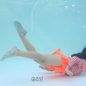 초등 여아래쉬가드 로로샤 키즈래쉬가드로 즐거운 물놀이